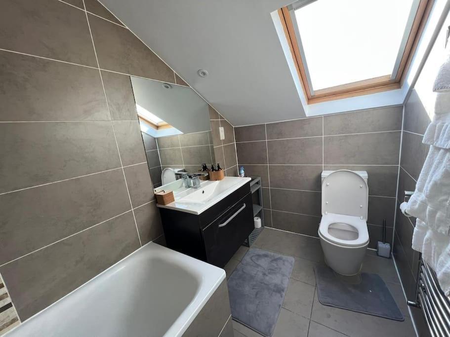 Lovely Two Bed Flat Londres Exterior foto