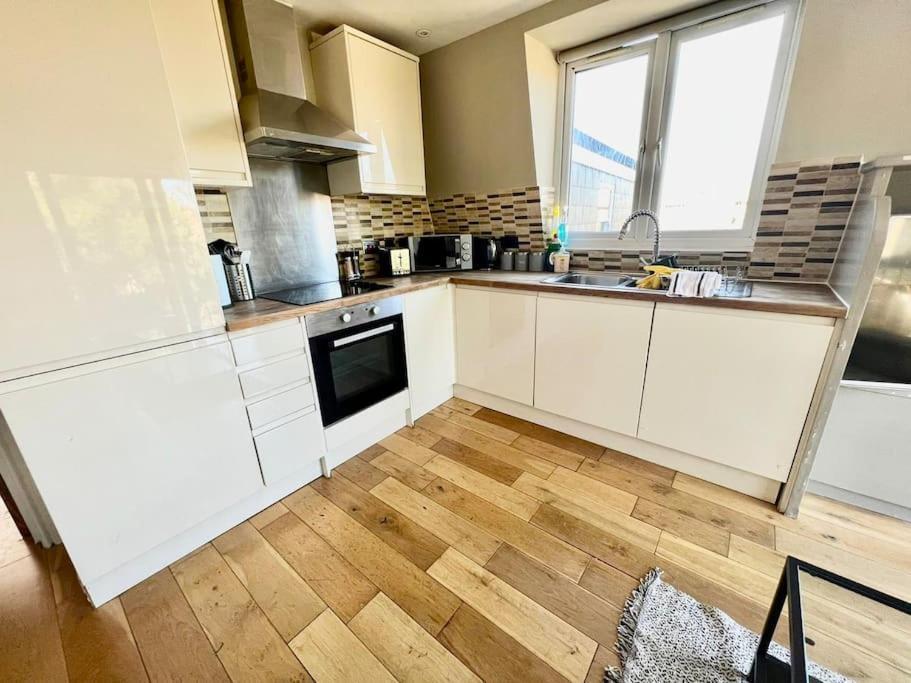 Lovely Two Bed Flat Londres Exterior foto